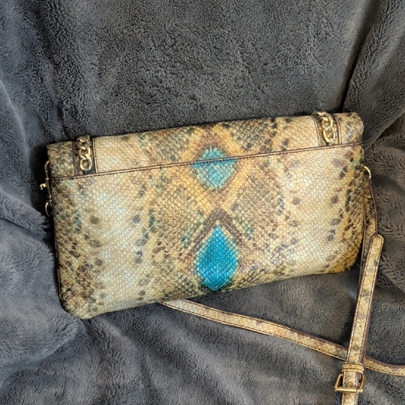 Gianni Bini foldover clutch bag in a brown and blue snake print - Picture 5 of 8